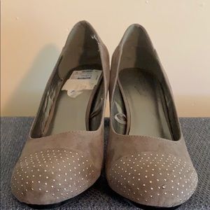 Mid heel shoe